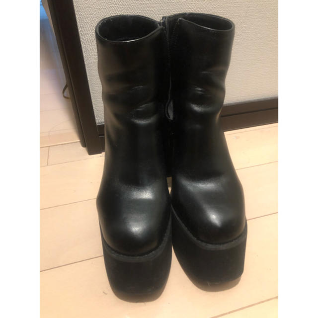 SLY(スライ)のCHUNK SOLE BOOTS レディースの靴/シューズ(ブーツ)の商品写真