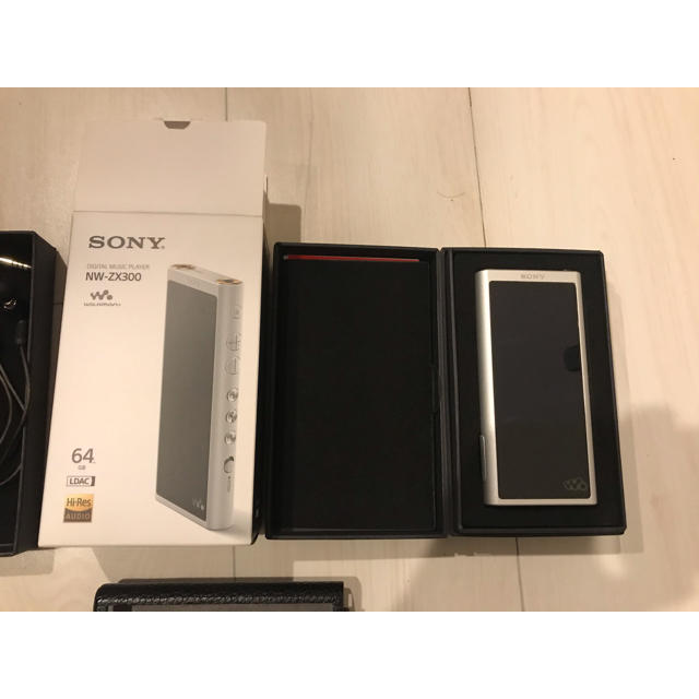 SONY ウォークマンNW-ZX300 シルバー＆SONY XBA - N3BP