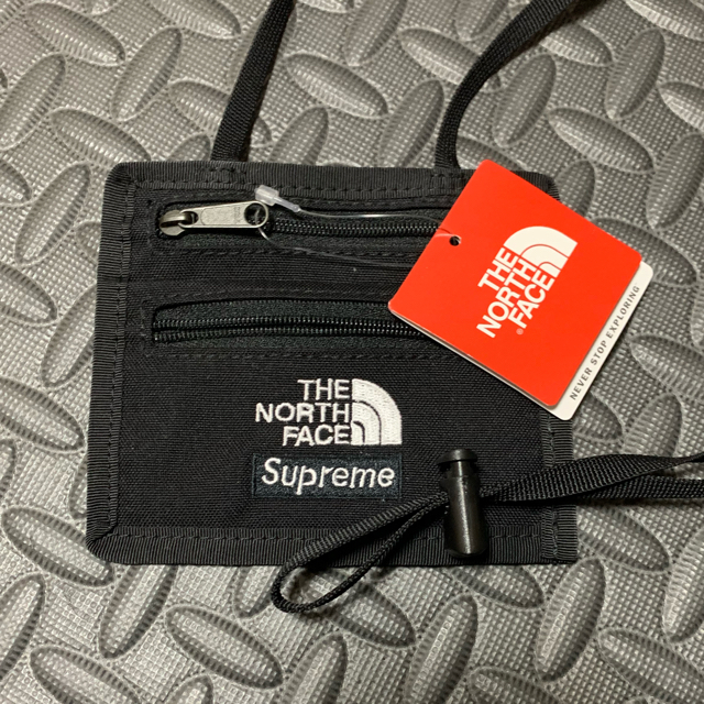 送料無料supreme the north face travel wallet