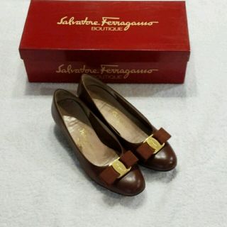 サルヴァトーレフェラガモ(Salvatore Ferragamo)の値下げしました。フェラガモの靴(ハイヒール/パンプス)