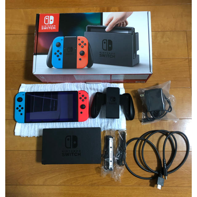 任天堂　Switch 本体