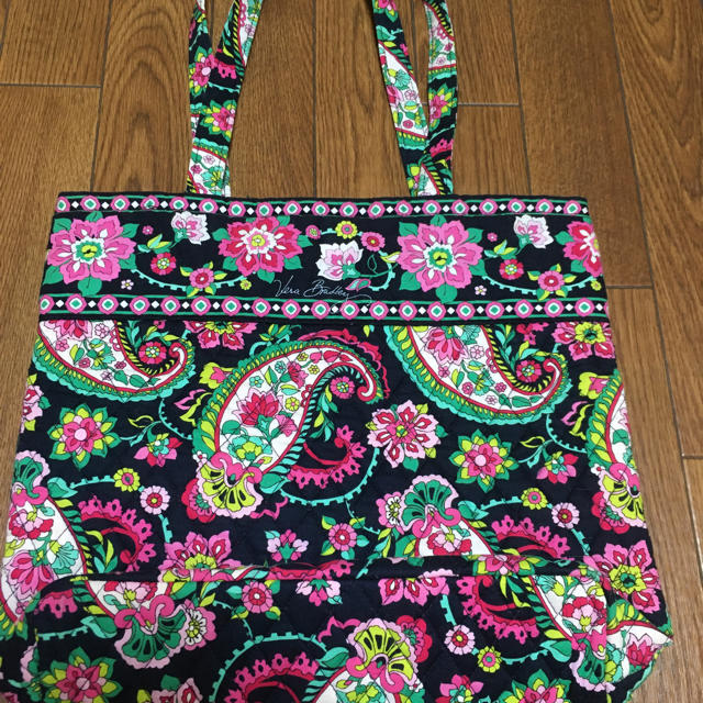 Vera Bradley(ヴェラブラッドリー)のヴェラブラッドリー肩掛けバック美品 レディースのバッグ(ショルダーバッグ)の商品写真