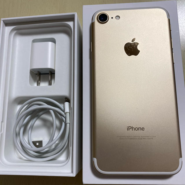 Apple(アップル)のiPhone7本体 スマホ/家電/カメラのスマートフォン/携帯電話(スマートフォン本体)の商品写真