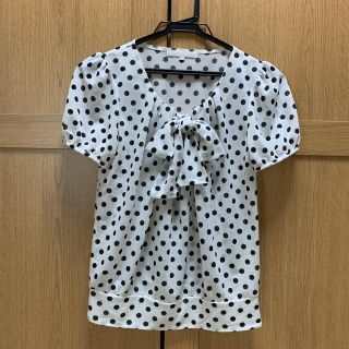 アナイ(ANAYI)の美品です！アナイ　ドットリボンブラウス(シャツ/ブラウス(半袖/袖なし))