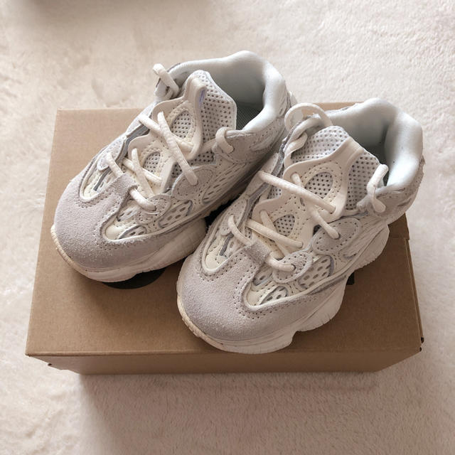 adidas(アディダス)のadidas YEEZY BOOST 500 BONEWHITE INFANT キッズ/ベビー/マタニティのキッズ靴/シューズ(15cm~)(スニーカー)の商品写真