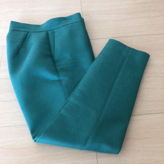 美品 Drawer ドゥロワー クロップドパンツ コットン エメラルド