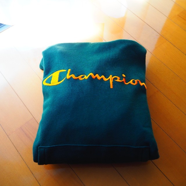 Champion(チャンピオン)のChampion　チャンピオン　パーカー　Lサイズ メンズのトップス(パーカー)の商品写真