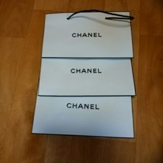 シャネル(CHANEL)のシャネル、shop袋、白、黒ロゴ入り(ショップ袋)