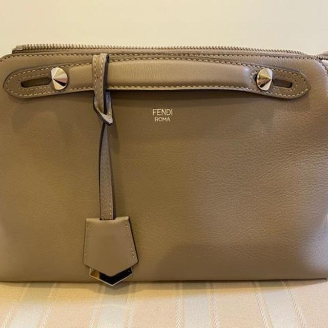 極美品!FENDY By The Way ショルダーバック
