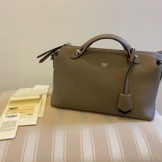 極美品!FENDY By The Way ショルダーバック