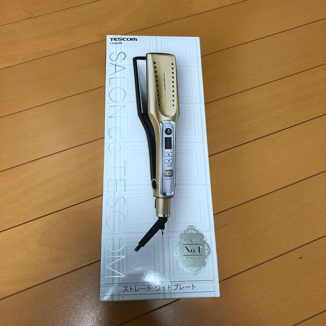 TESCOM(テスコム)のTTH2600 ストレートアイロン SALON de TESCOM ゴールド スマホ/家電/カメラの美容/健康(ヘアアイロン)の商品写真