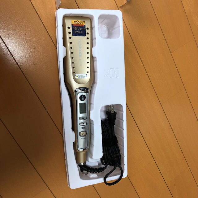 TESCOM(テスコム)のTTH2600 ストレートアイロン SALON de TESCOM ゴールド スマホ/家電/カメラの美容/健康(ヘアアイロン)の商品写真