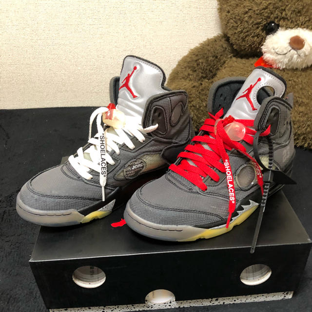 OFF-WHITE × NIKE AIR JORDAN5