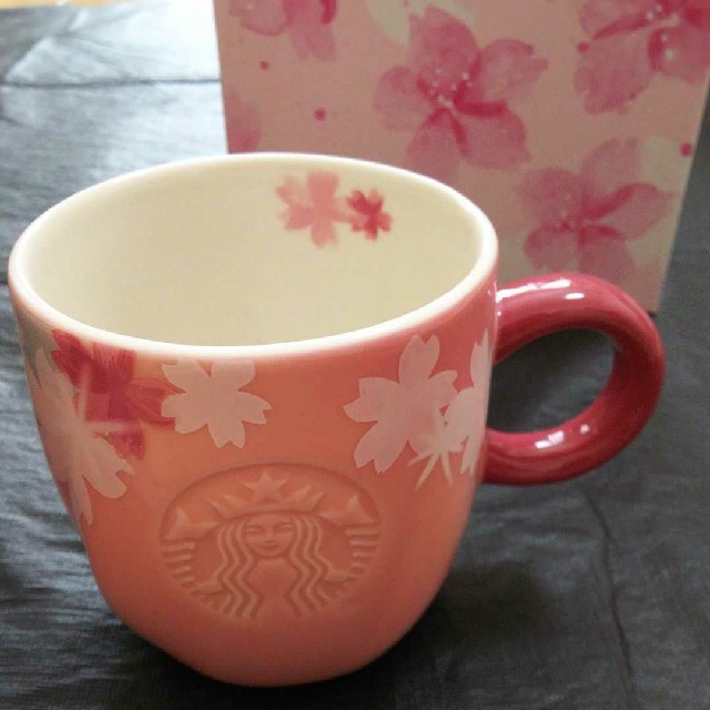 Starbucks Coffee(スターバックスコーヒー)のスタバ 桜マグ インテリア/住まい/日用品のキッチン/食器(グラス/カップ)の商品写真