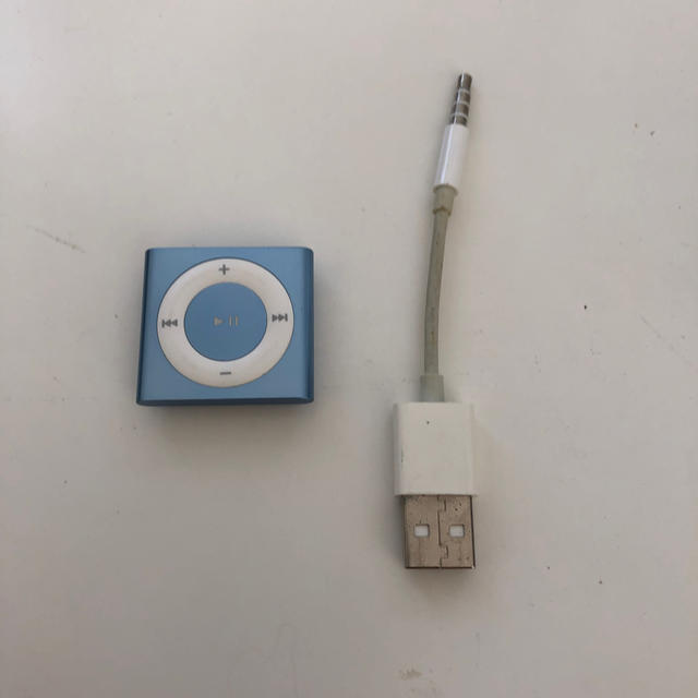 Apple(アップル)のiPod shuffle スマホ/家電/カメラのオーディオ機器(ポータブルプレーヤー)の商品写真