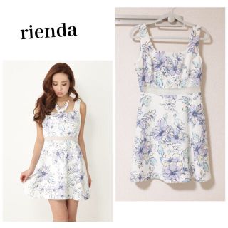 リエンダ(rienda)のrienda 花柄ワンピース(ミニワンピース)