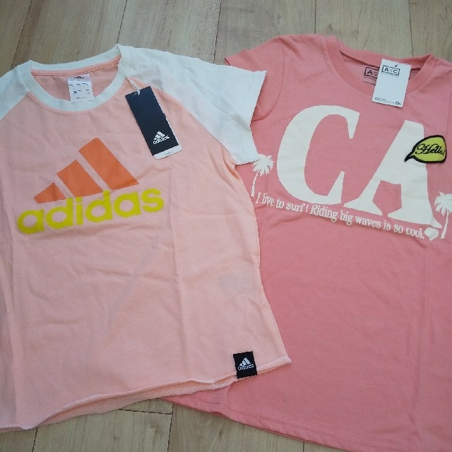 adidas(アディダス)の新品★Tシャツ2枚　サーモンピンク キッズ/ベビー/マタニティのキッズ服女の子用(90cm~)(Tシャツ/カットソー)の商品写真