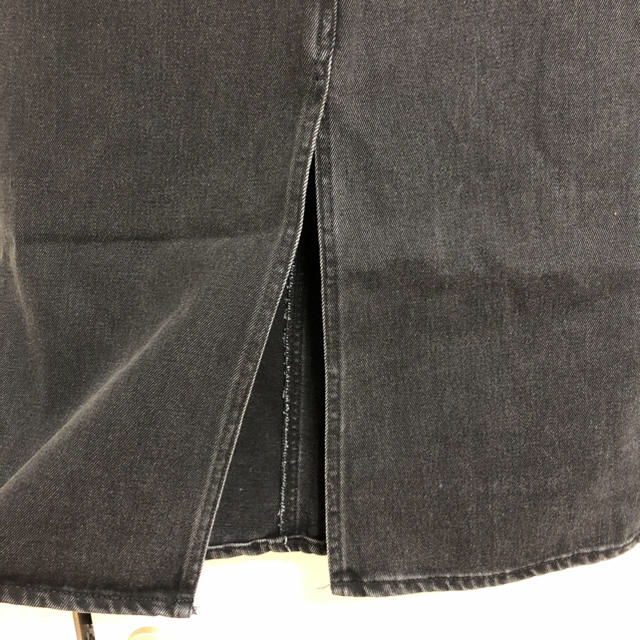 ZARA(ザラ)の🅱️様　ZARA スリットブラックデニムスカート レディースのスカート(その他)の商品写真