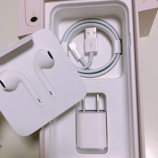 アップル(Apple)のiPhone8 付属品一式(ヘッドフォン/イヤフォン)