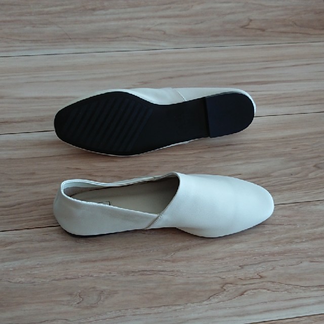 ZARA(ザラ)のZARA 白 39 レディースの靴/シューズ(ハイヒール/パンプス)の商品写真