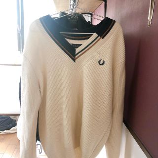 フレッドペリー(FRED PERRY)のFRED PERRY ニット　白　M(ニット/セーター)