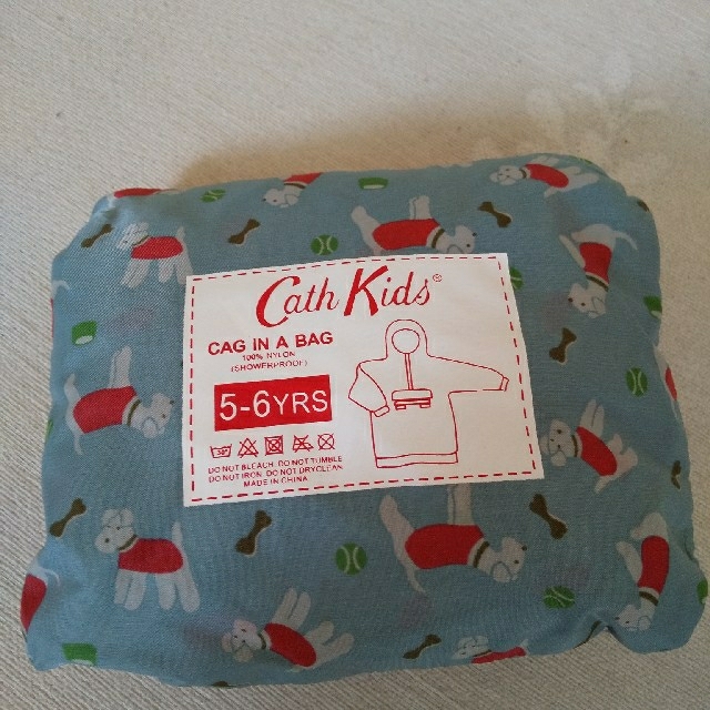 Cath Kidston(キャスキッドソン)のキャスキッドソン☆キッズレインパーカー折り畳み キッズ/ベビー/マタニティのこども用ファッション小物(レインコート)の商品写真