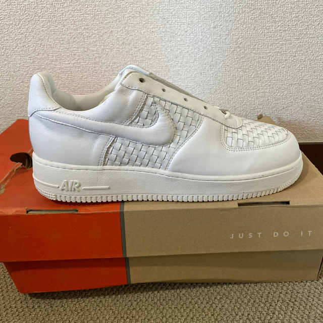 NIKE AIR FORCE 1 LUX  27cm