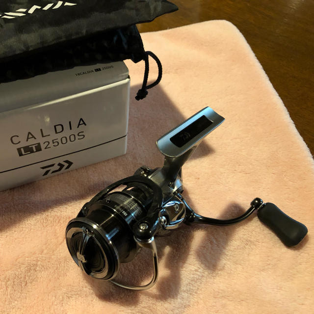 DAIWA(ダイワ)の黒壁スクエア様 専用  ダイワ カルディア LT2500S  超美品   スポーツ/アウトドアのフィッシング(リール)の商品写真