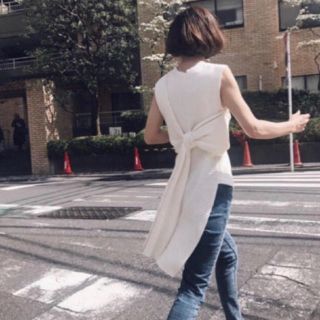 アメリヴィンテージ(Ameri VINTAGE)の美品 Ameri アメリ MEDI SWAY RIB KNIT リブニット(ニット/セーター)