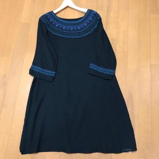 ナバアサナ(navasana)の新品タグ付きnavasana コットンツイルラウンド刺繍ワンピース(ひざ丈ワンピース)