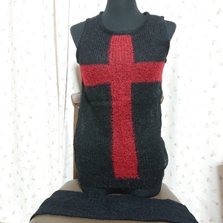 ブラックピースナウ(BLACK PEACE NOW)のBPN 十字 モヘア ニット 袖分割タイプ 黒 赤(ニット/セーター)
