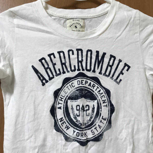 Abercrombie&Fitch(アバクロンビーアンドフィッチ)のアバクロ Tシャツ ホワイト レディースのトップス(Tシャツ(半袖/袖なし))の商品写真