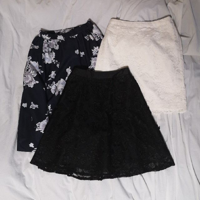 MERCURYDUO(マーキュリーデュオ)のたす様専用　スカート　花柄スカートのみ レディースのスカート(ひざ丈スカート)の商品写真