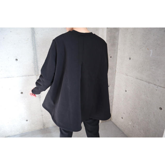 大人気完売eLLa♡long cuffs flare sweat BLACKトレーナー/スウェット