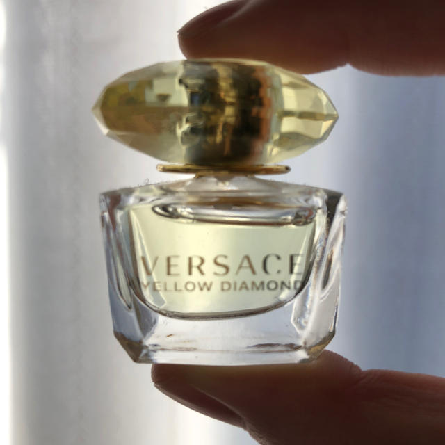 VERSACE(ヴェルサーチ)のVERSACE ミニボトル香水　 コスメ/美容の香水(香水(女性用))の商品写真