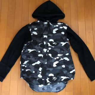 アベイシングエイプ(A BATHING APE)のBAPE フード付き シャツ 蓄光プリント M パーカー(シャツ)