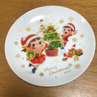 フジヤ(不二家)の【新品】不二家ペコちゃんクリスマスプレート(ノベルティグッズ)