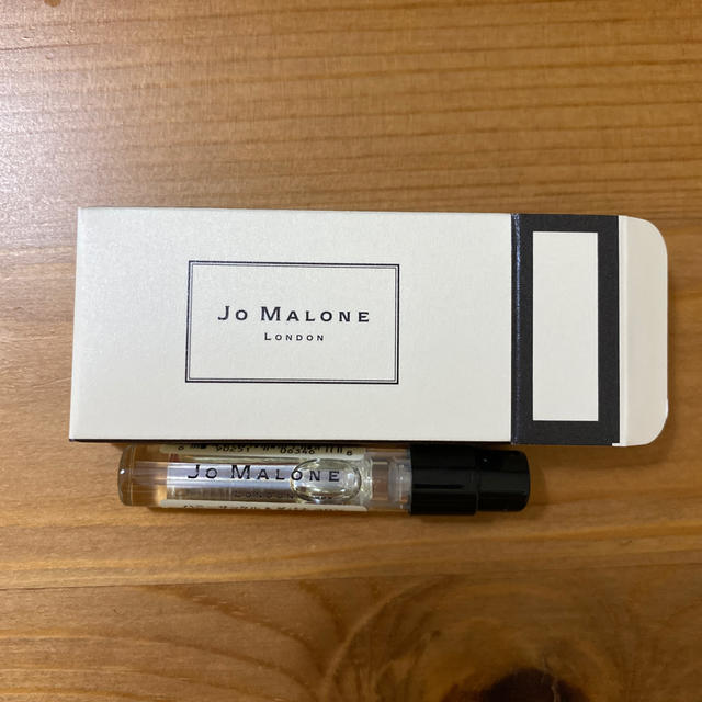 Jo Malone(ジョーマローン)のジョーマローン ハニーサックル&ダバナ 1.5ml コスメ/美容の香水(香水(女性用))の商品写真