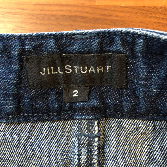 JILLSTUART(ジルスチュアート)のジルスチュアート　デニム刺繍スカート レディースのスカート(ひざ丈スカート)の商品写真