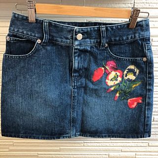 ジルスチュアート(JILLSTUART)のジルスチュアート　デニム刺繍スカート(ひざ丈スカート)