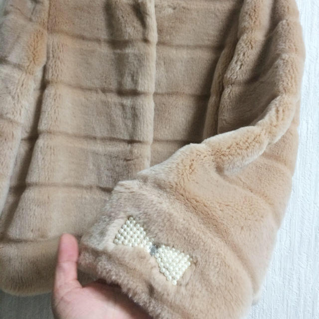 MINIMUM(ミニマム)のMINIMUM ファーコート＆袖リボン レディースのジャケット/アウター(毛皮/ファーコート)の商品写真