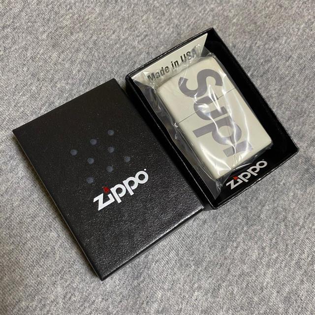 定価以下　supreme zippo 20ss