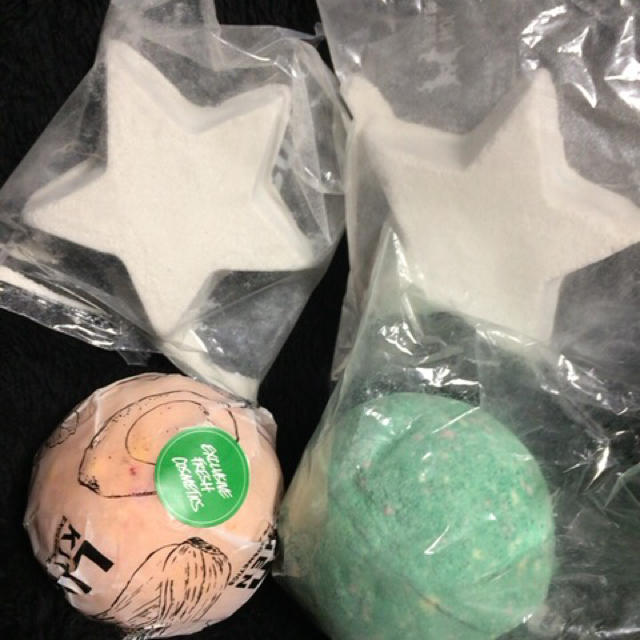 LUSH(ラッシュ)のバスボムセット コスメ/美容のコスメ/美容 その他(その他)の商品写真