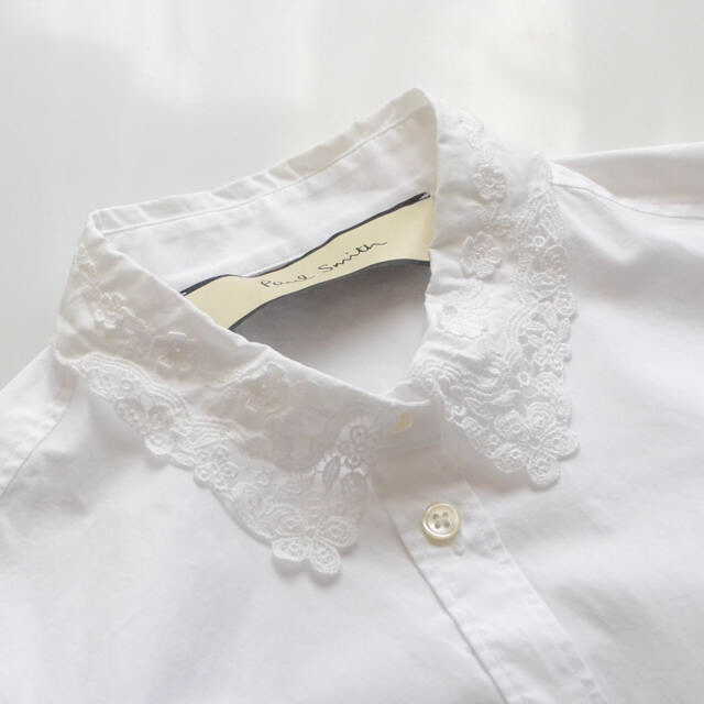 Paul Smith(ポールスミス)のポールスミス コットンストレッチ 刺繍レース襟 白 シャツ レディースのトップス(シャツ/ブラウス(長袖/七分))の商品写真