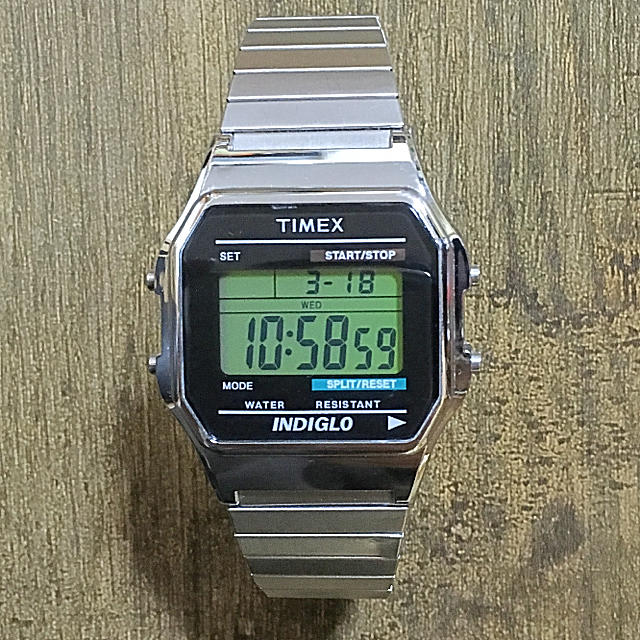 TIMEX(タイメックス)のTIMEX INDIGLO 腕時計 メンズの時計(腕時計(デジタル))の商品写真