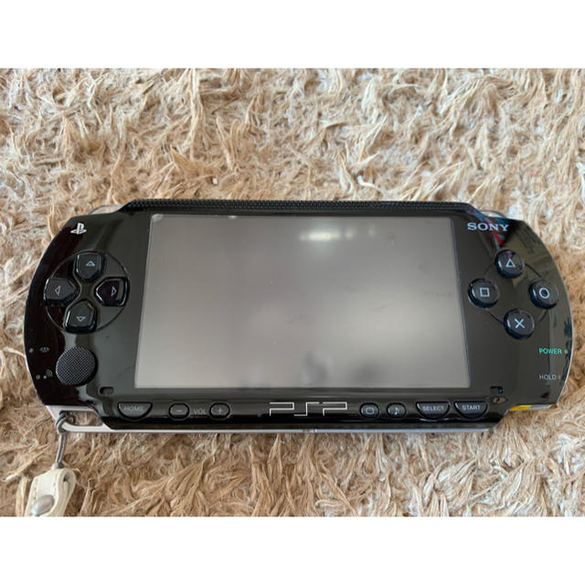 PlayStation Portable(プレイステーションポータブル)のPSP 本体　ソフト2本付　電池パック無し エンタメ/ホビーのゲームソフト/ゲーム機本体(携帯用ゲーム機本体)の商品写真