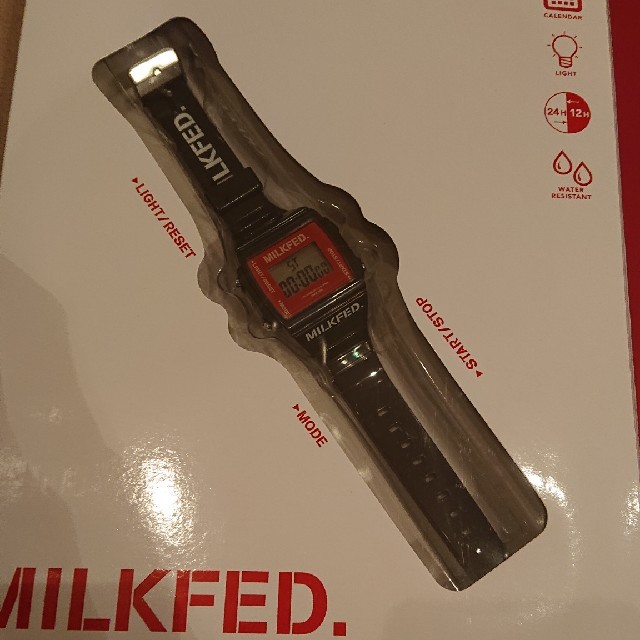 MILKFED.(ミルクフェド)のＭＩＬＫＦＥＤ．　ＤＩＧＩＴＡＬ　ＷＡＴＣＨ　ＢＯＯＫ　ＢＬＡＣＫ レディースのファッション小物(腕時計)の商品写真