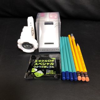 ダイソー300円時計、おまけつき(腕時計(デジタル))