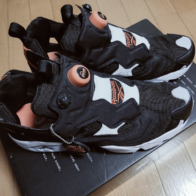 Reebok(リーボック)のReebok / INSTAPUMP FURY OG メンズの靴/シューズ(スニーカー)の商品写真