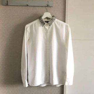 マージュ(maje)の【最終価格】マージュのビジュー付け襟付きシャツ(シャツ/ブラウス(長袖/七分))